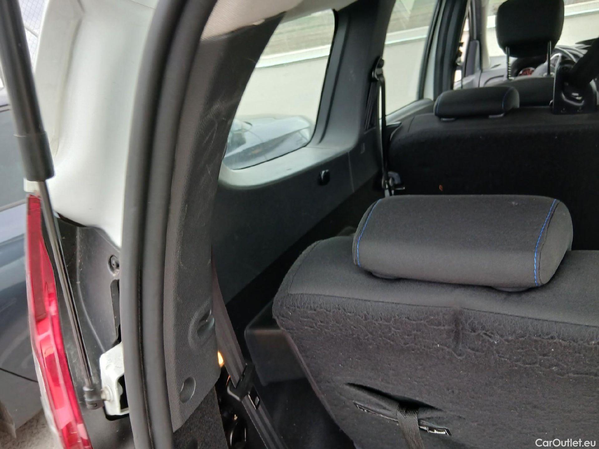  Dacia  Lodgy DACIA  / 2012 / 5P / monovolumen compacto SL Aniversario Blue dCi 85kW(115CV) 7Pl(SP) #45