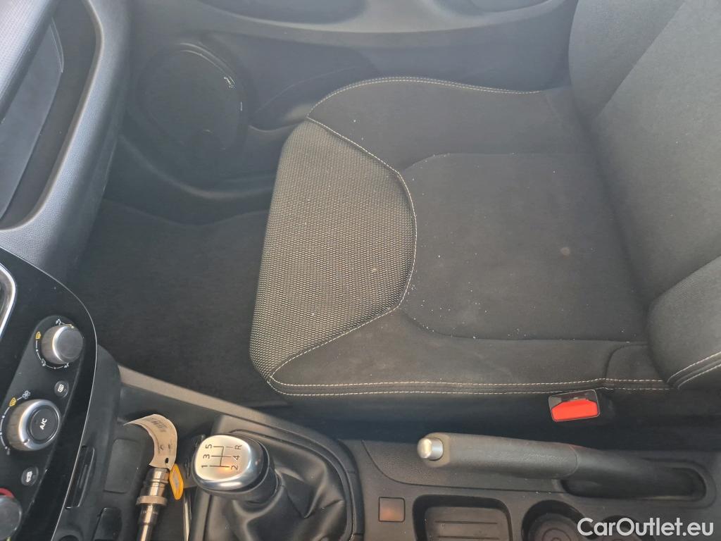  Renault  Clio RENAULT  / 2016 / 5P / berlina con portón Business TCe 66kW (90CV) GLP -18 #42