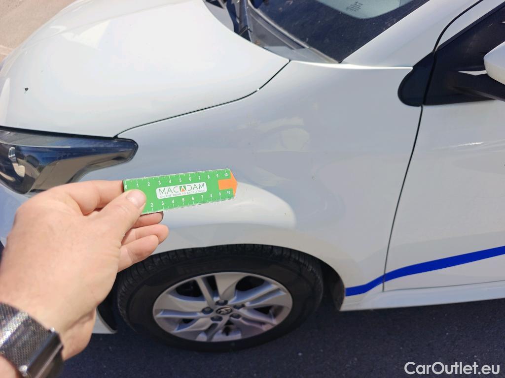  Toyota  Yaris TOYOTA  / 2020 / 5P / berlina con portón 1.5 120H Active Tech #3