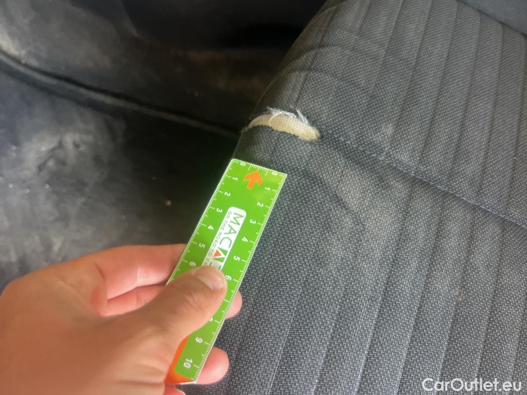  Peugeot  208 PEUGEOT  / 2019 / 5P / berlina con portón BlueHDi 73kW (100CV) Active #14