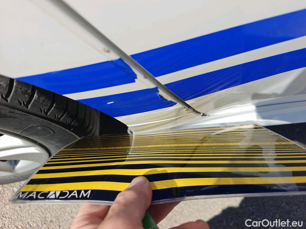  Toyota  Yaris TOYOTA  / 2020 / 5P / berlina con portón 1.5 120H Active Tech #16