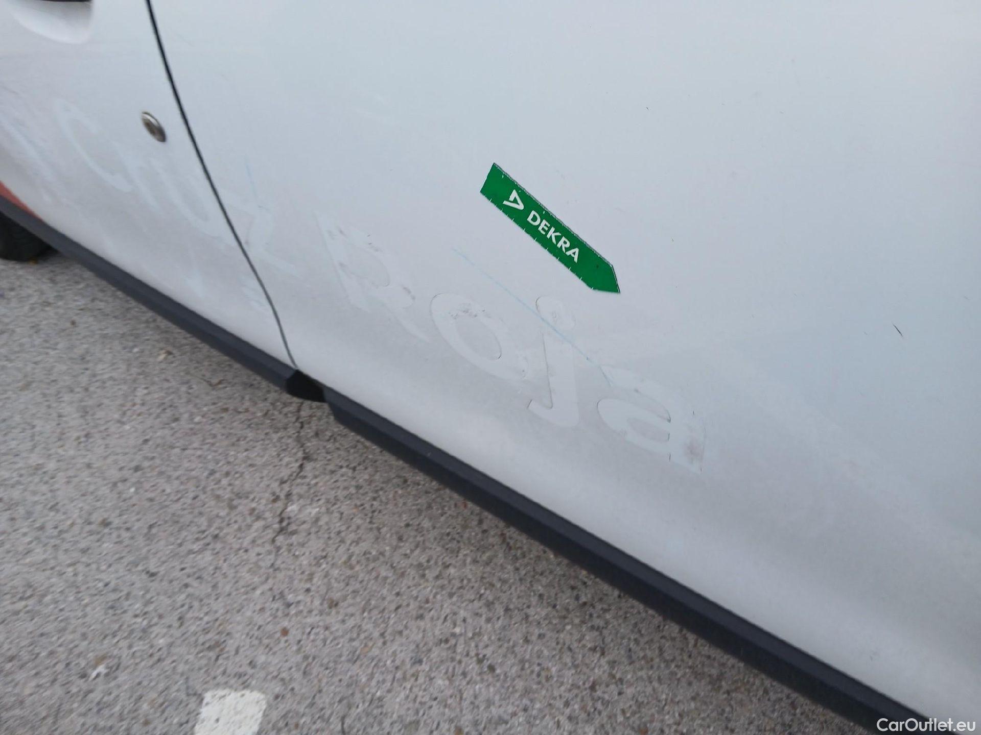  Dacia  Lodgy DACIA  / 2012 / 5P / monovolumen compacto SL Aniversario Blue dCi 85kW(115CV) 7Pl(SP) #30