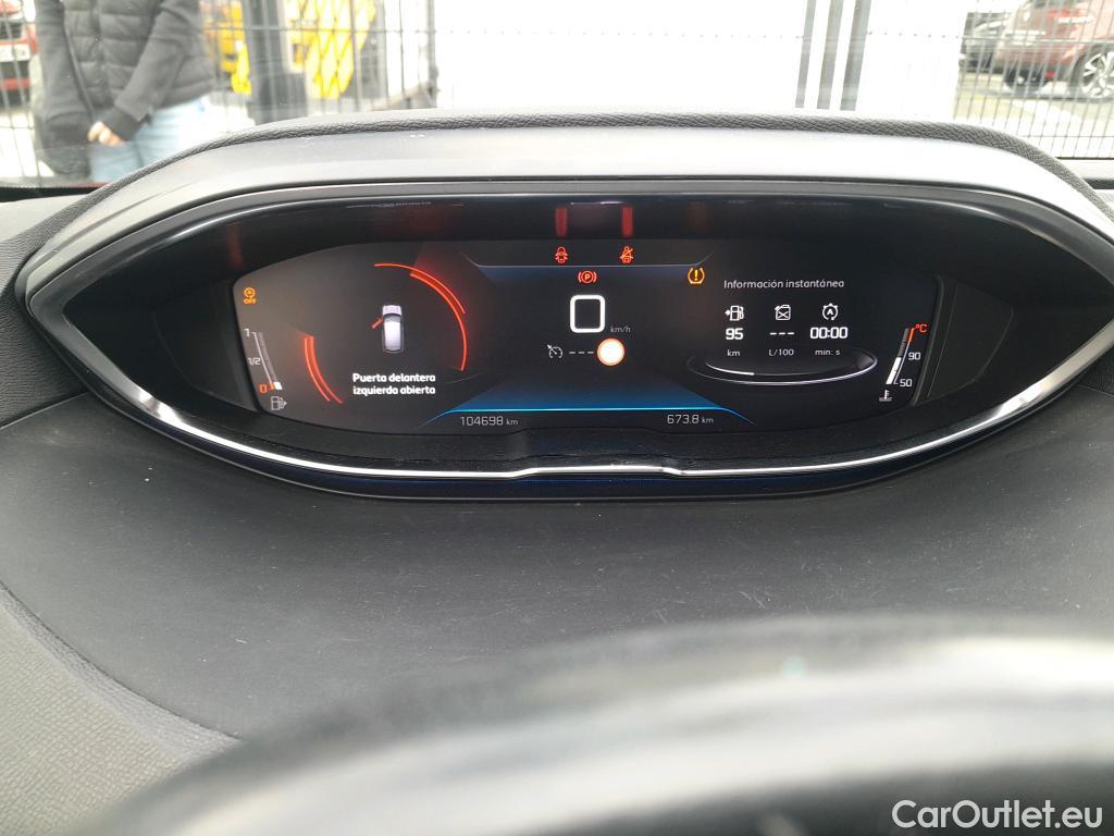  Peugeot  3008 PEUGEOT  / 2020 / 5P / todoterreno 1.2 PureTech 96KW S&S Allure Pack  #15