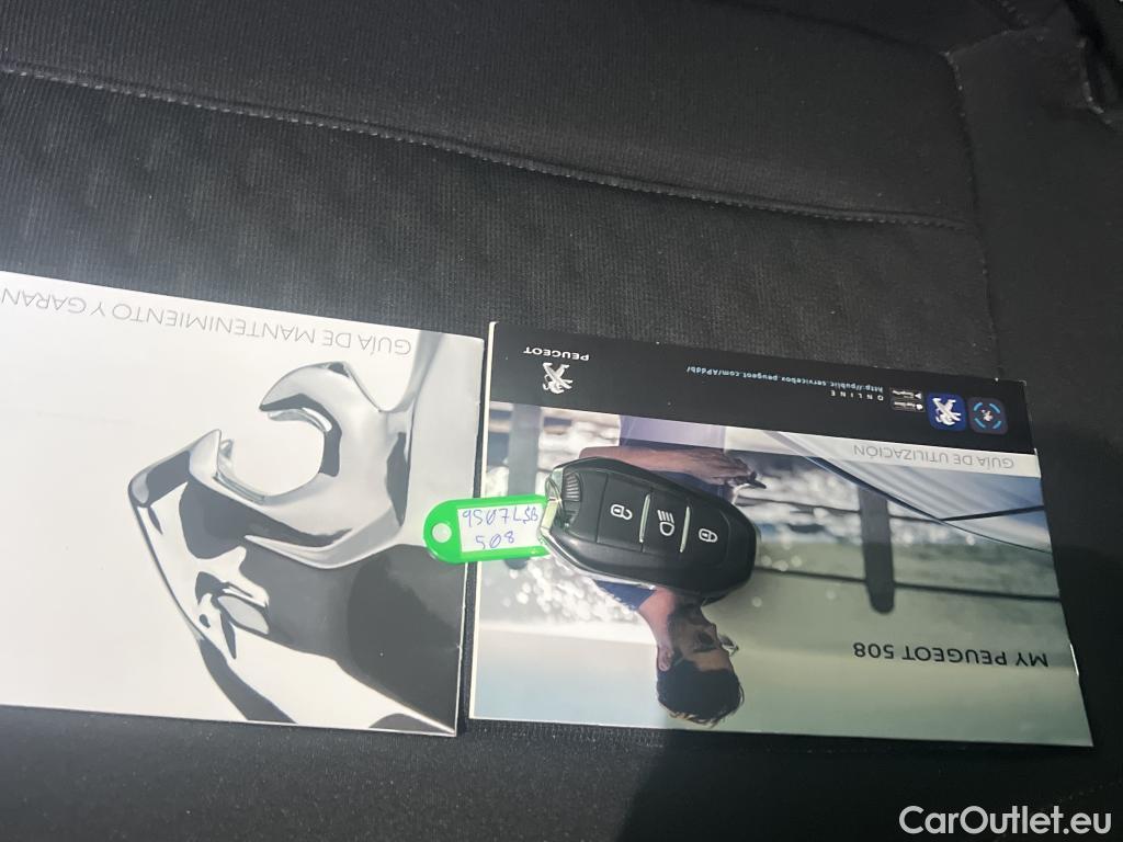  Peugeot  508 PEUGEOT  / 2018 / 5P / berlina con portón 5P Business Line BlueHDi 130 EAT8 (AC) #2