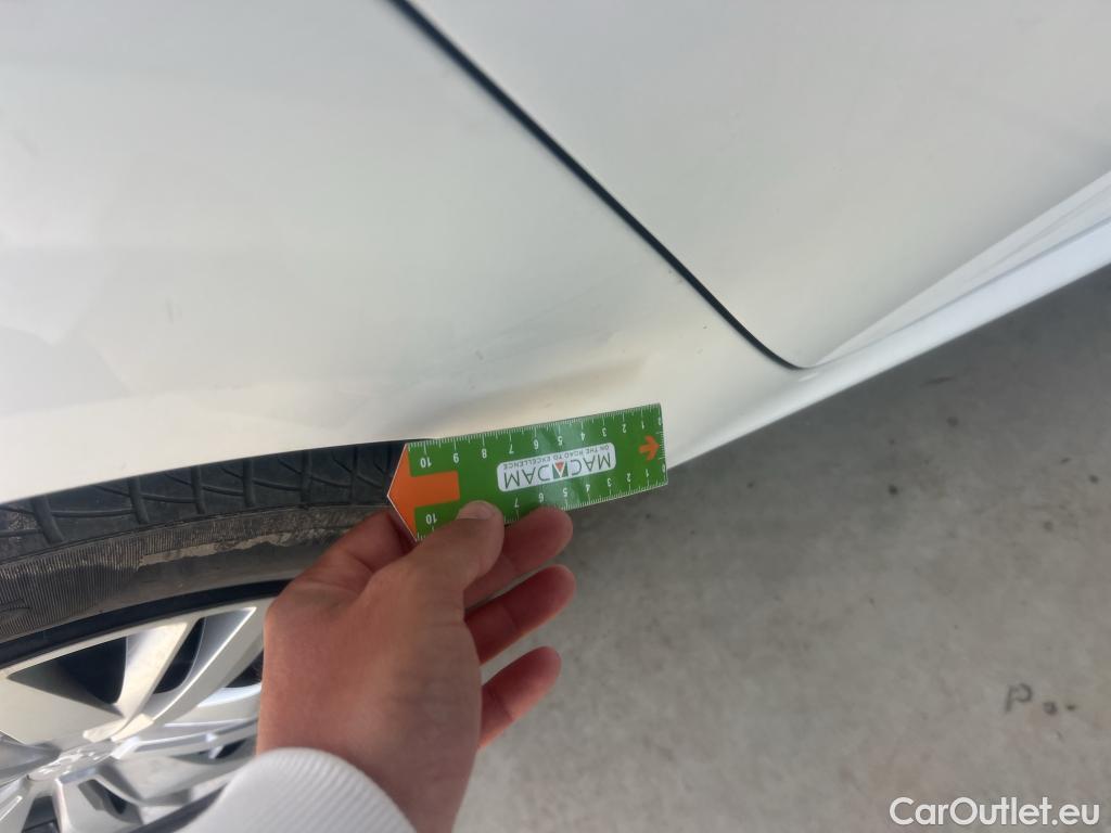  Peugeot  208 PEUGEOT  / 2019 / 5P / berlina con portón BlueHDi 73kW (100CV) Active #12