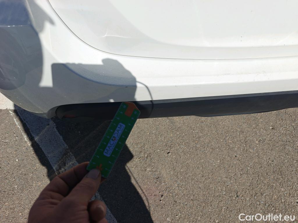  Toyota  Yaris TOYOTA  / 2020 / 5P / berlina con portón 1.5 120H Active Tech #39