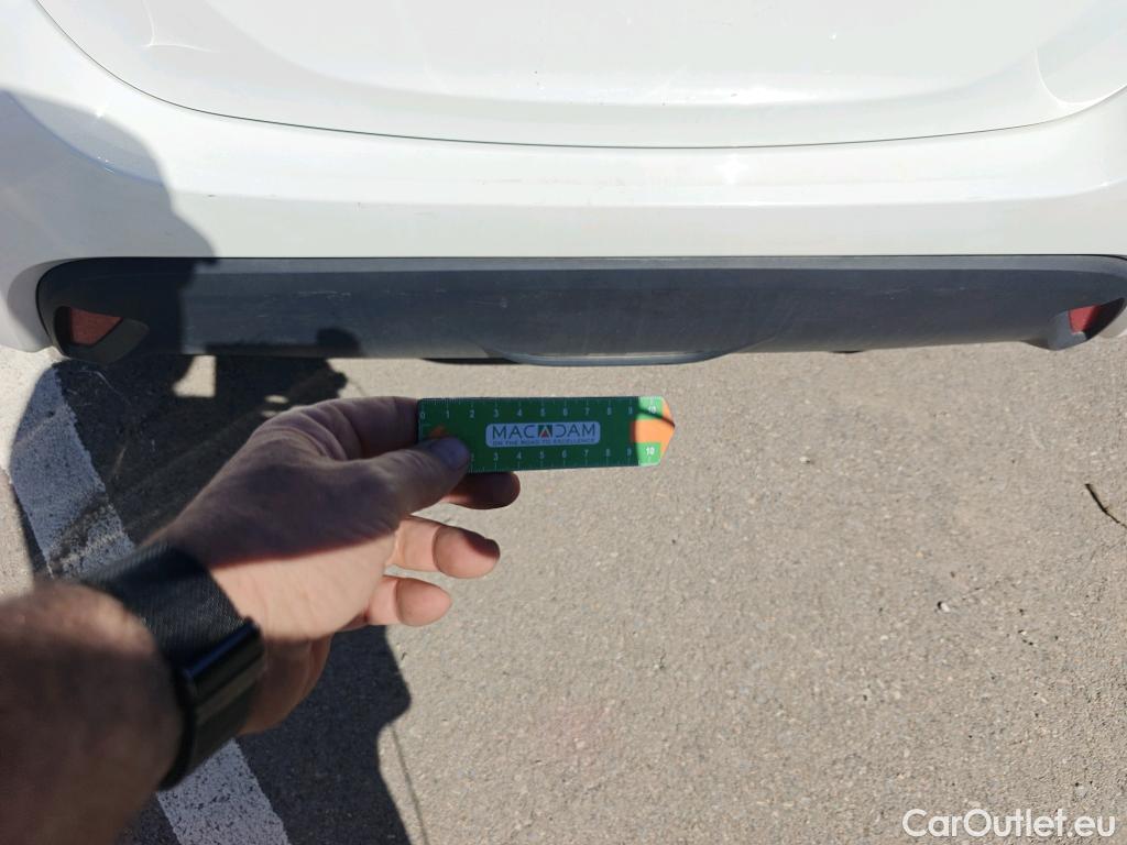  Toyota  Yaris TOYOTA  / 2020 / 5P / berlina con portón 1.5 120H Active Tech #26