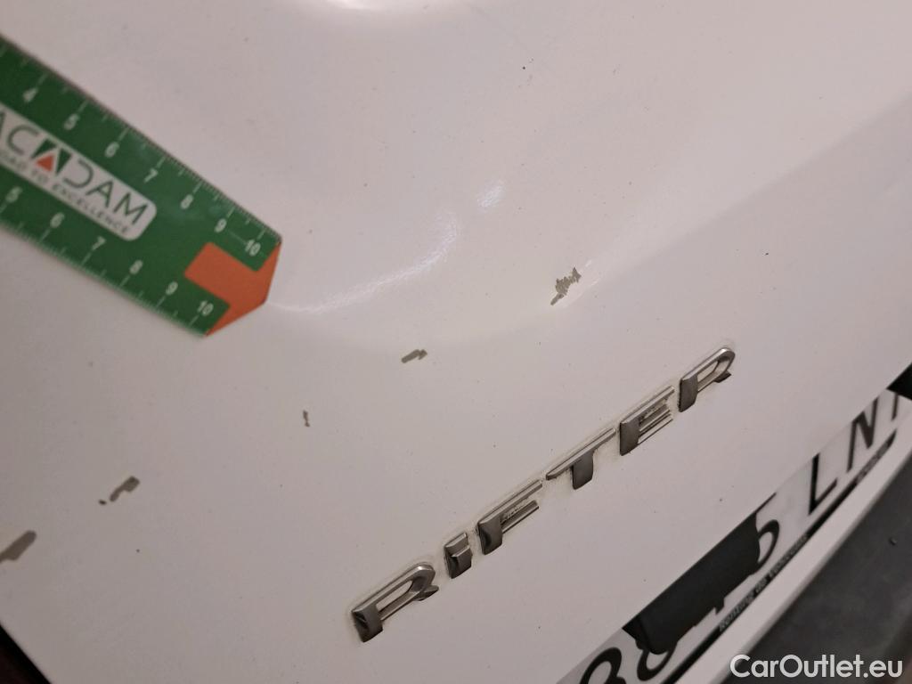  Peugeot  RIFTER PEUGEOT  / 2018 / 5P / monovolumen compacto Active Pack Standard BlueHDi 73kW #25