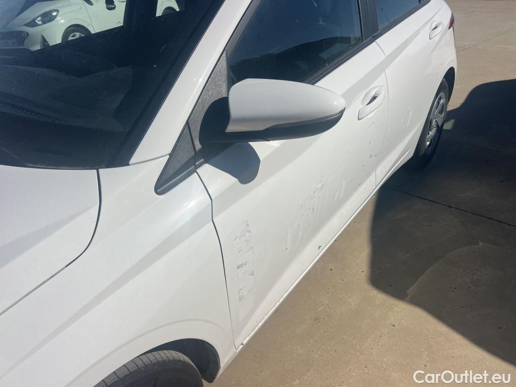  Hyundai  i20 HYUNDAI  / 2023 / 5P / berlina con portón 1.2 MPI Essence #10