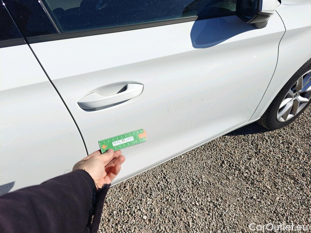  Seat  Leon SEAT Nuevo León / 2020 / 5P / berlina con portón 2.0 TDI 85kW S&S Style Go(SP) #26