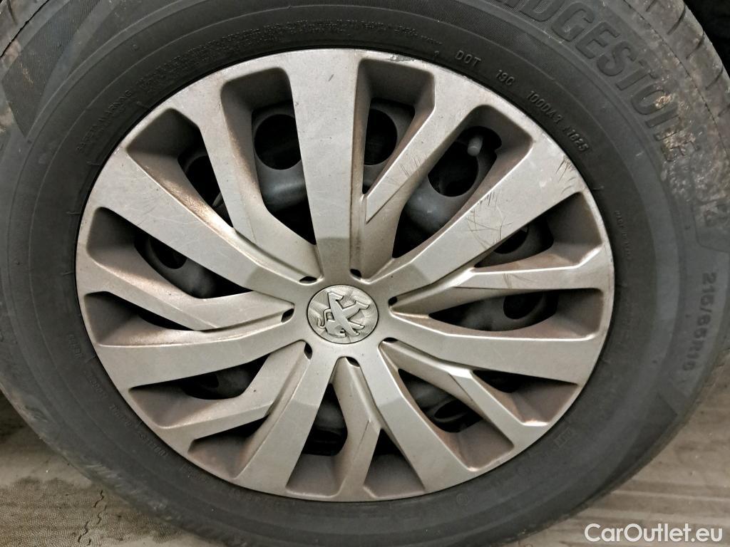  Peugeot  RIFTER PEUGEOT  / 2018 / 5P / monovolumen compacto Active Pack Standard BlueHDi 73kW #44