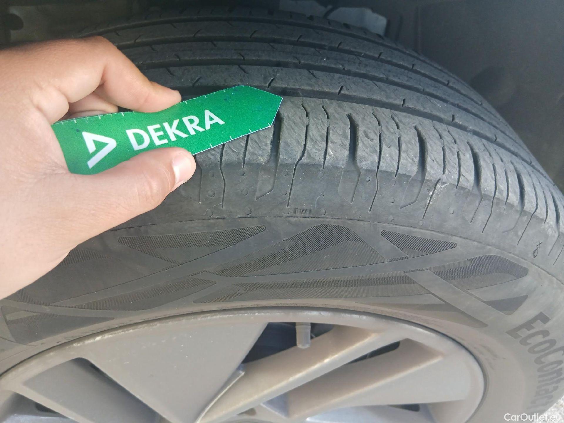  Nissan  Qashqai NISSAN  / 2021 / 5P / todoterreno DIG-T 103kW (140CV) mHEV 4x2 Acenta #3