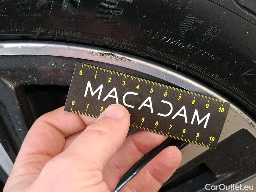  Bmw  Serie 1 BMW Série 1 / 2019 / 5P / Berline 116i Business Design #7