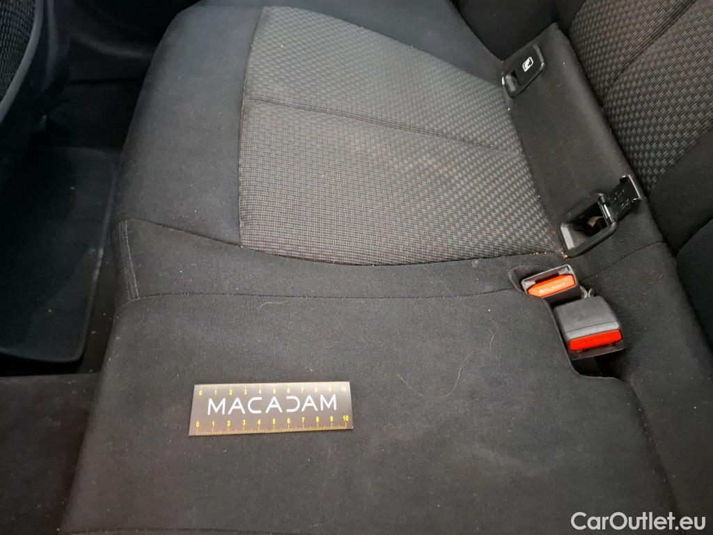  Bmw  Serie 1 BMW Série 1 / 2019 / 5P / Berline 116i Business Design #19