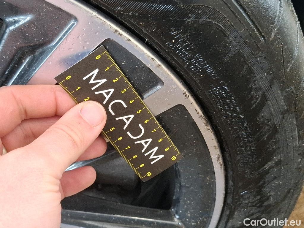  Bmw  Serie 1 BMW Série 1 / 2019 / 5P / Berline 116i Business Design #8