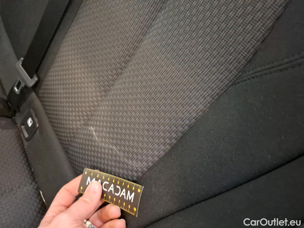  Bmw  Serie 1 BMW Série 1 / 2019 / 5P / Berline 116i Business Design #18