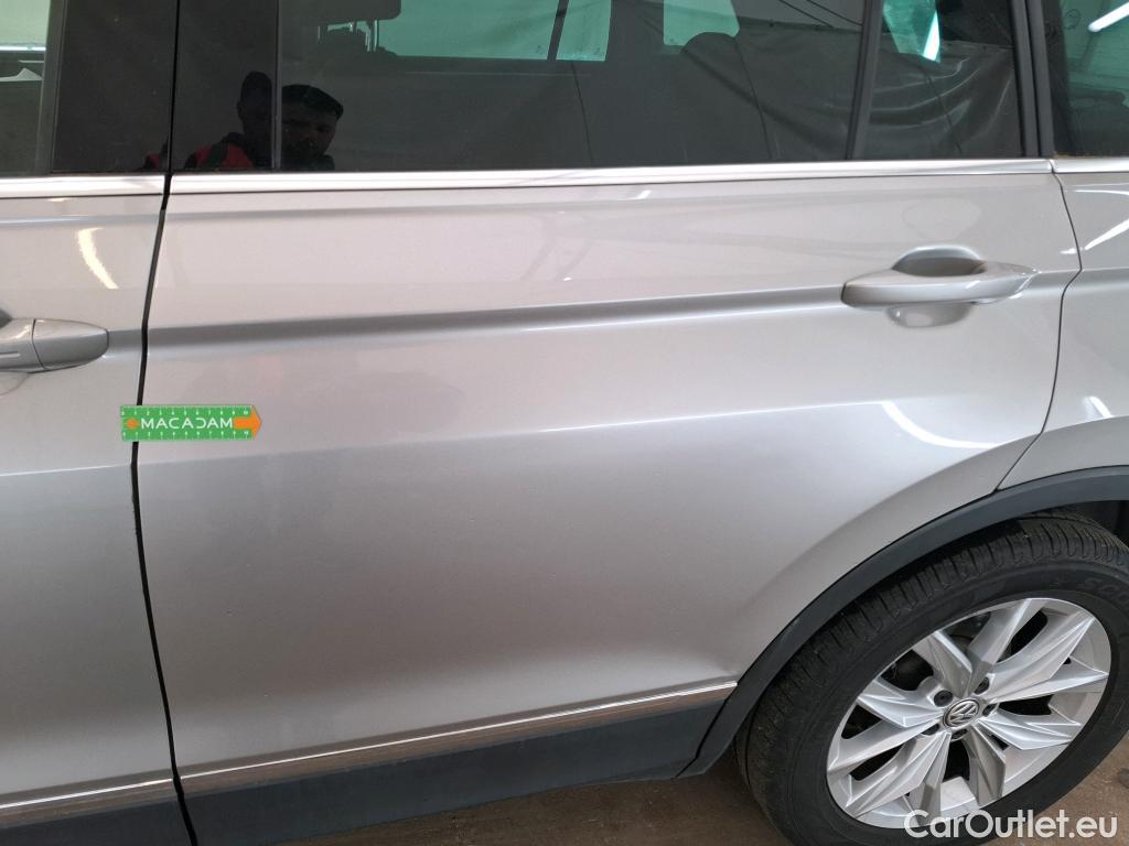  Volkswagen  Tiguan VOLKSWAGEN  / 2016 / 5P / SUV 2.0 TDI 150 DSG7 Carat #5