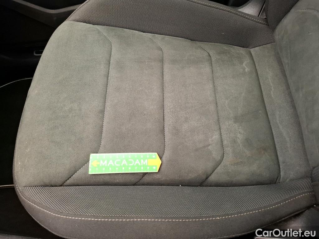  Volkswagen  Tiguan VOLKSWAGEN  / 2016 / 5P / SUV 2.0 TDI 150 DSG7 Carat #11