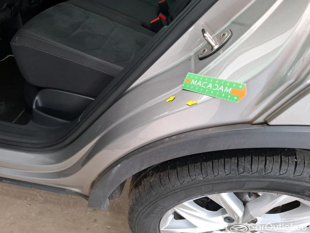  Volkswagen  Tiguan VOLKSWAGEN  / 2016 / 5P / SUV 2.0 TDI 150 DSG7 Carat #9