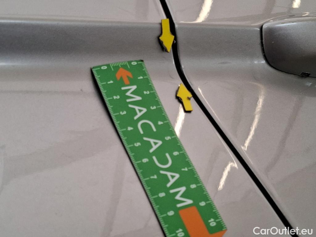  Volkswagen  Tiguan VOLKSWAGEN  / 2016 / 5P / SUV 2.0 TDI 150 DSG7 Carat #4