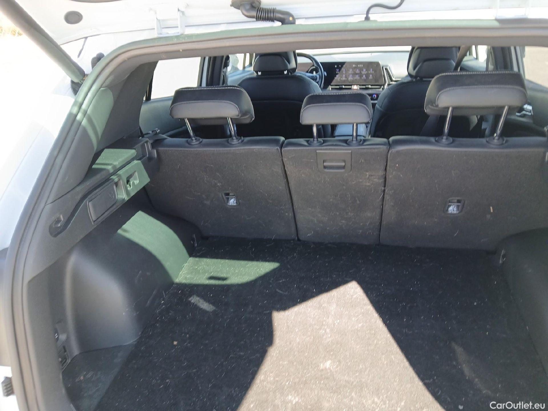  KIA  Sportage KIA  / 2022 / 5P / todoterreno 1.6 T-GDi HEV 171kW (230CV) GT-line 4X2 #2