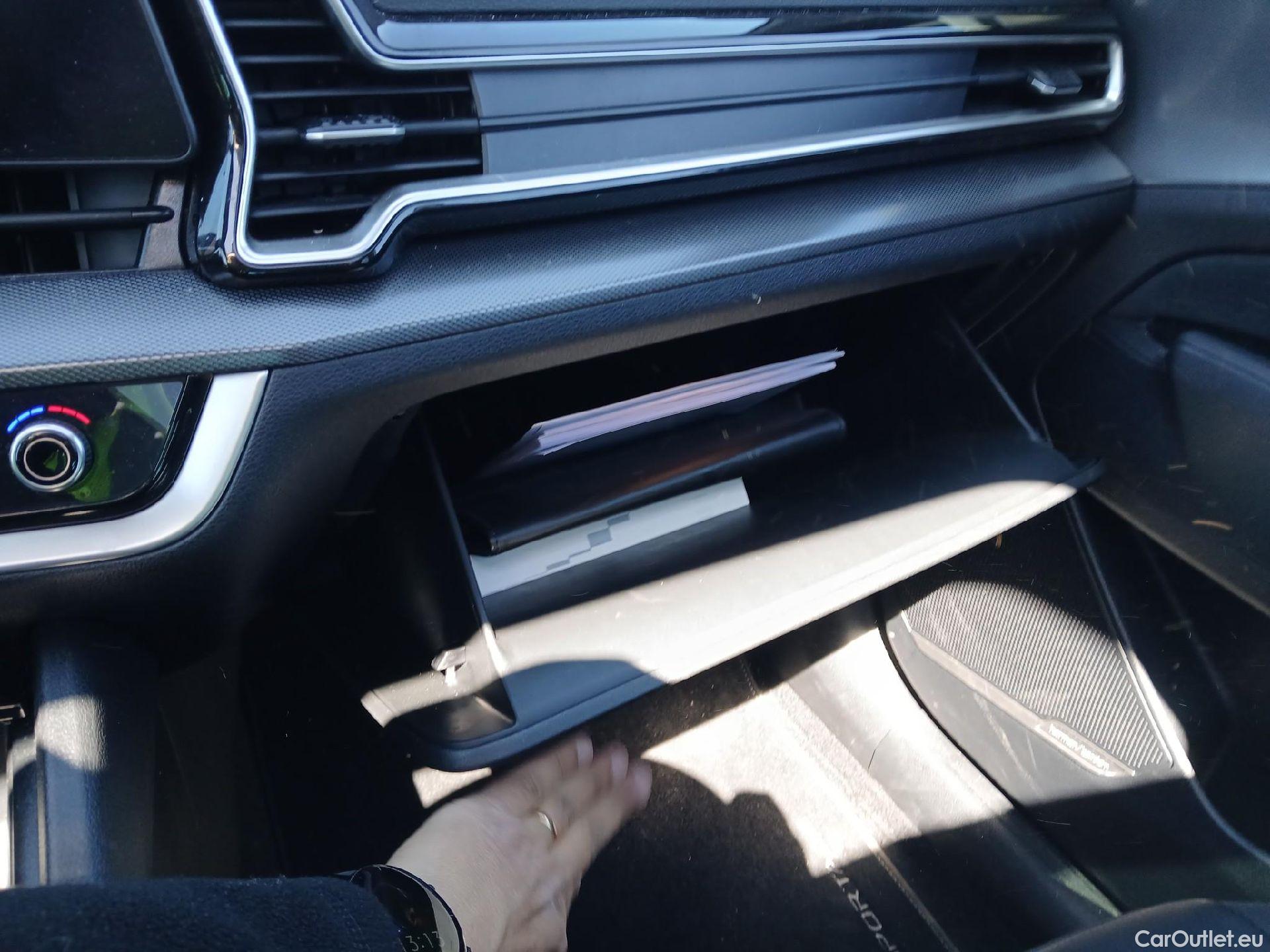  KIA  Sportage KIA  / 2022 / 5P / todoterreno 1.6 T-GDi HEV 171kW (230CV) GT-line 4X2 #1