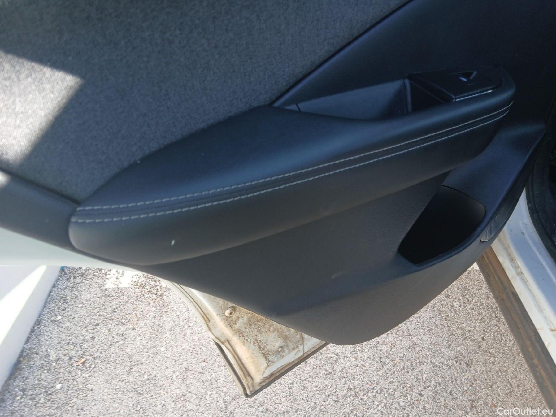  Nissan  Qashqai NISSAN  / 2024 / 5P / todoterreno DIG-T 103kW (140CV) mHEV 4x2 Acenta #8