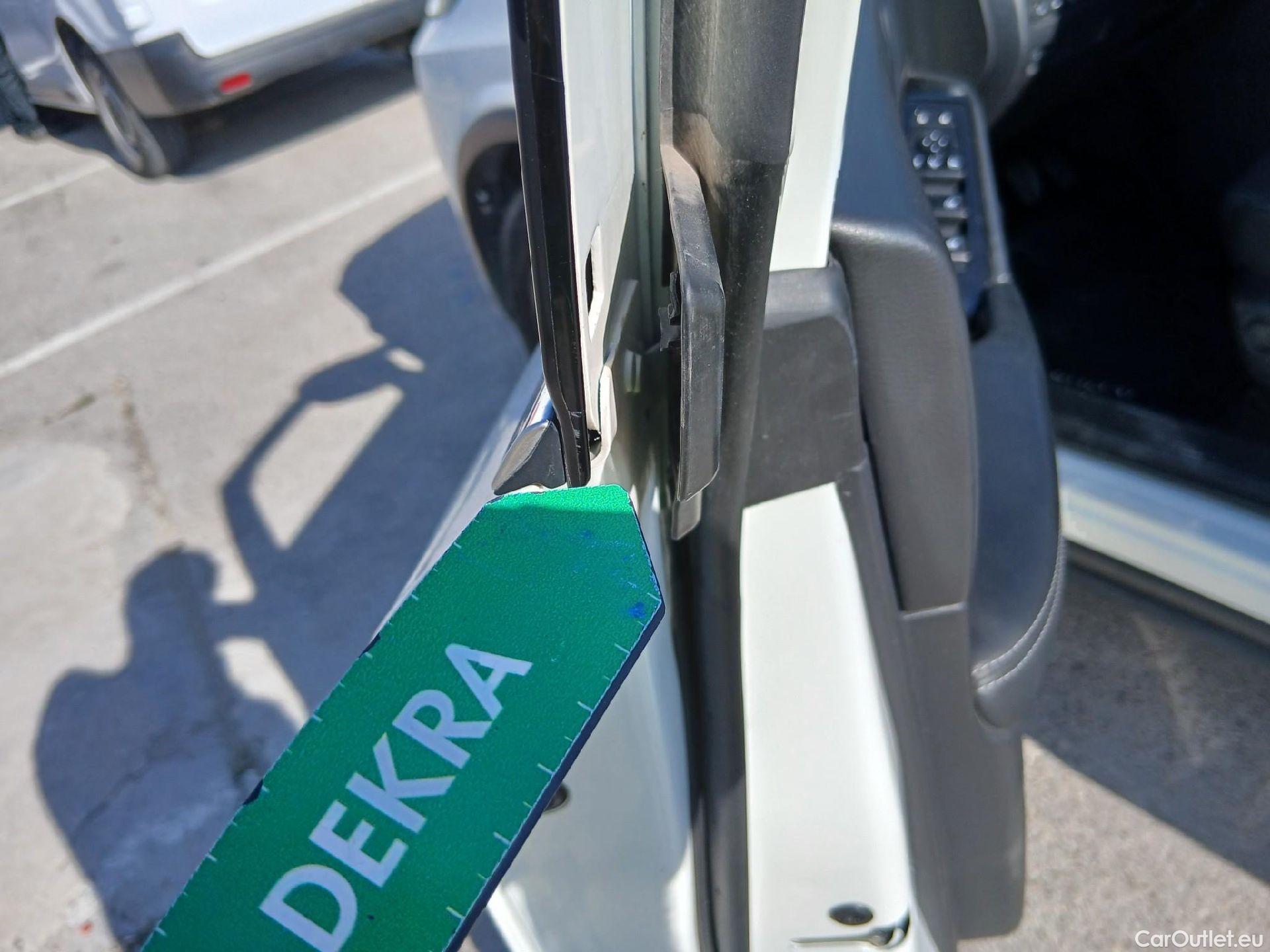  Nissan  Qashqai NISSAN  / 2021 / 5P / todoterreno DIG-T 103kW (140CV) mHEV 4x2 Acenta #8