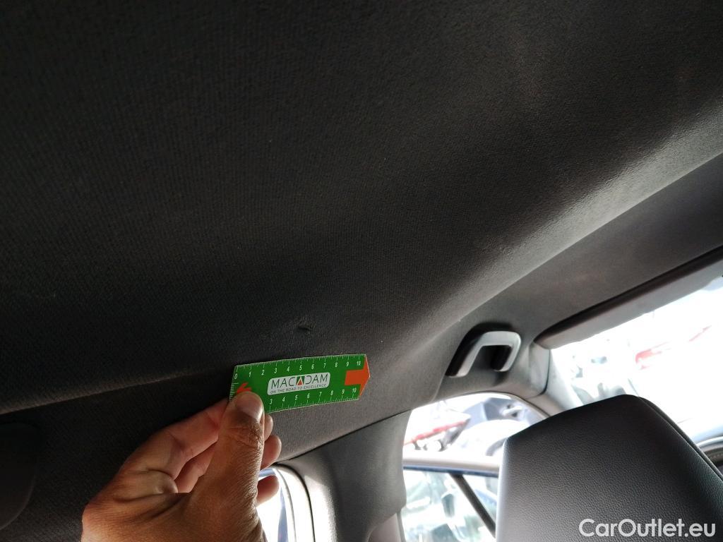  Toyota  Corolla TOYOTA  / 2019 / 5P / familiar 2.0 180H STYLE E-CVT TOURING SPORT #17