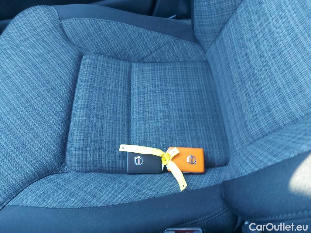  Volvo  XC60 VOLVO  / 2017 / 5P / todoterreno 2.0 T6 AWD Recharge Inscription Exp Auto #16