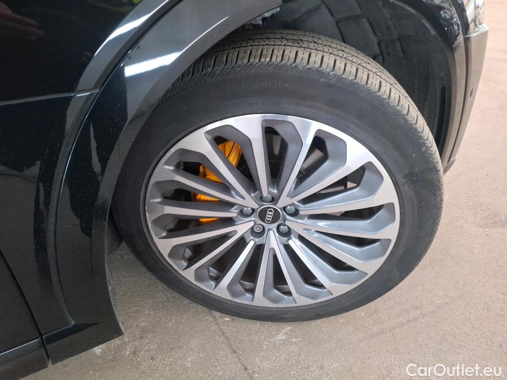  Audi  E-TRON AUDI  Sportback / 2019 / 5P / SUV 55 Quattro Avus #24