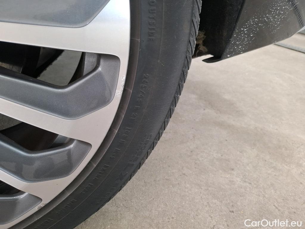  Audi  E-TRON AUDI  Sportback / 2019 / 5P / SUV 55 Quattro Avus #42