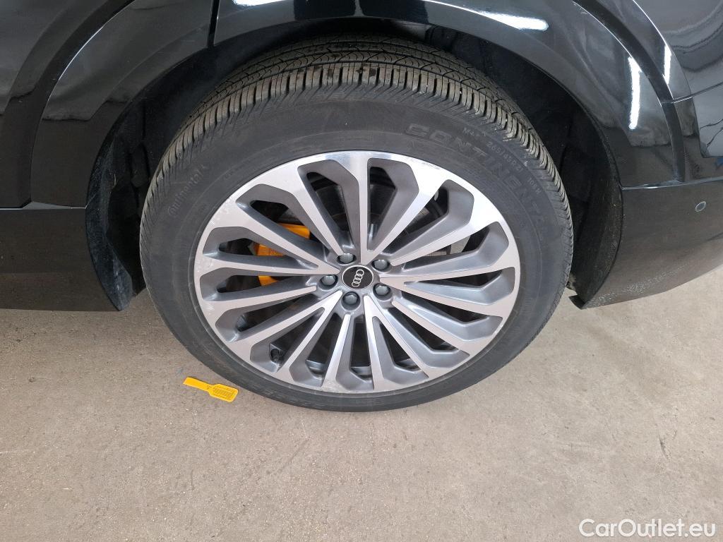  Audi  E-TRON AUDI  Sportback / 2019 / 5P / SUV 55 Quattro Avus #15