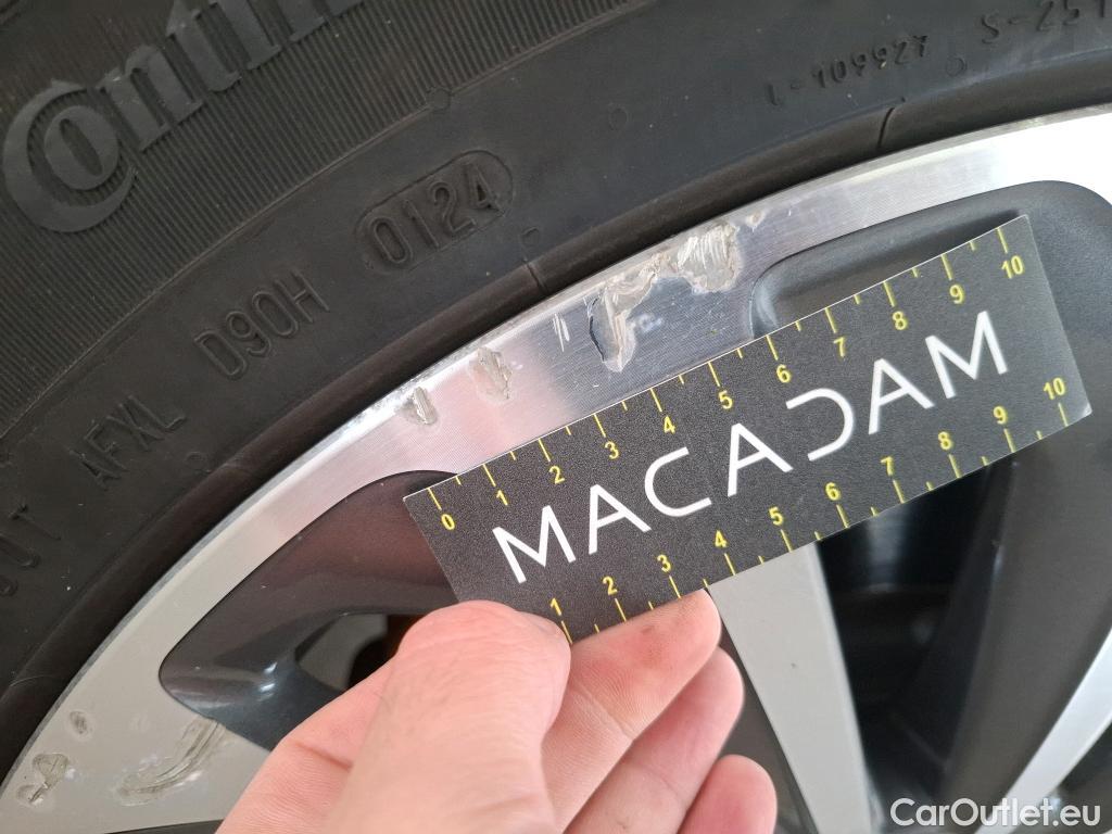  Audi  E-TRON AUDI  Sportback / 2019 / 5P / SUV 55 Quattro Avus #17