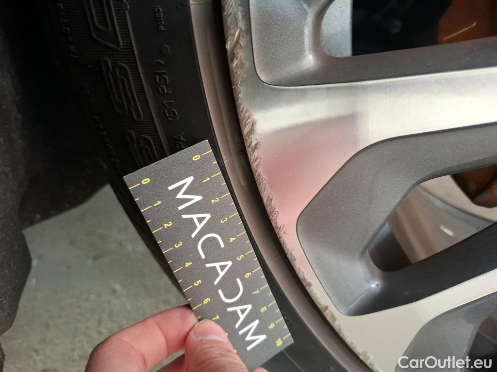  Audi  E-TRON AUDI  Sportback / 2019 / 5P / SUV 55 Quattro Avus #27