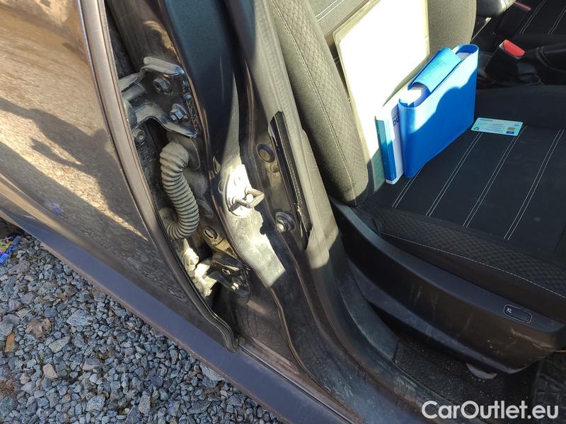  Dacia  Duster  II (01.2018->)  BdCi 115 4x4 Comfort #15