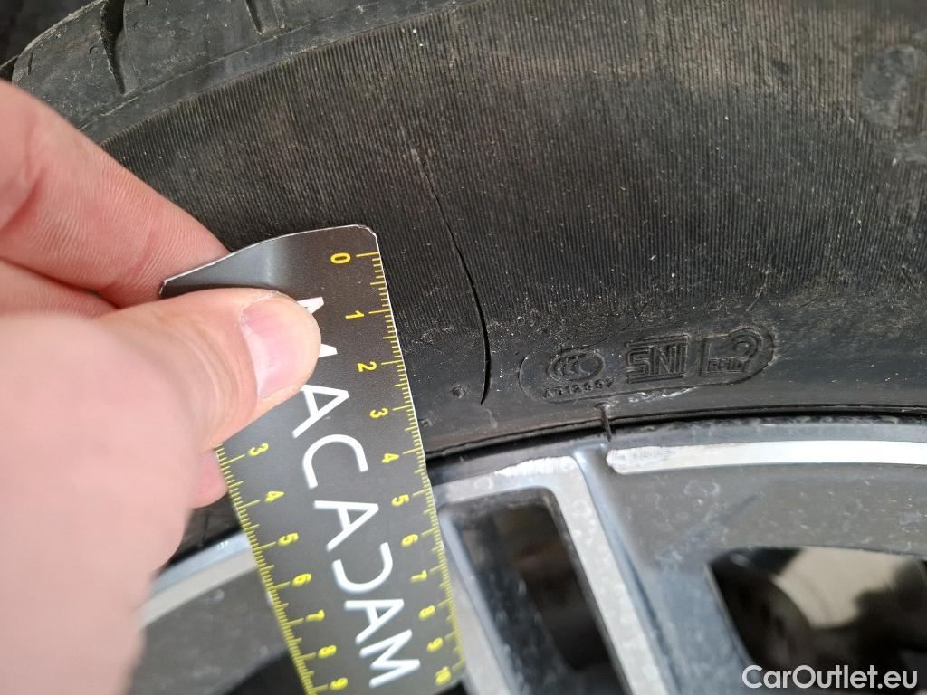  Mercedes  G-Klasee MERCEDES-BENZ GLC Coupe / 2019 / 5P / Coupé 2.0 GLC 300 E AMG LINE 4MATIC #10