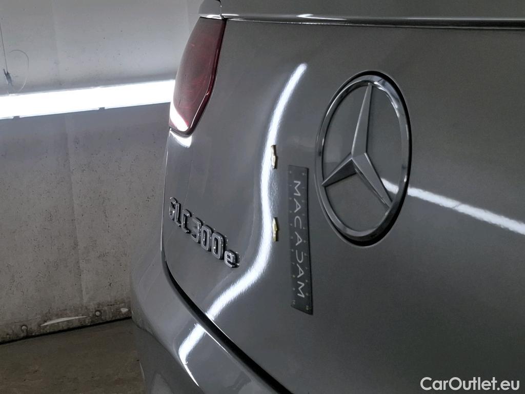  Mercedes  G-Klasee MERCEDES-BENZ GLC Coupe / 2019 / 5P / Coupé GLC 300 e AMG Line 4Matic #82