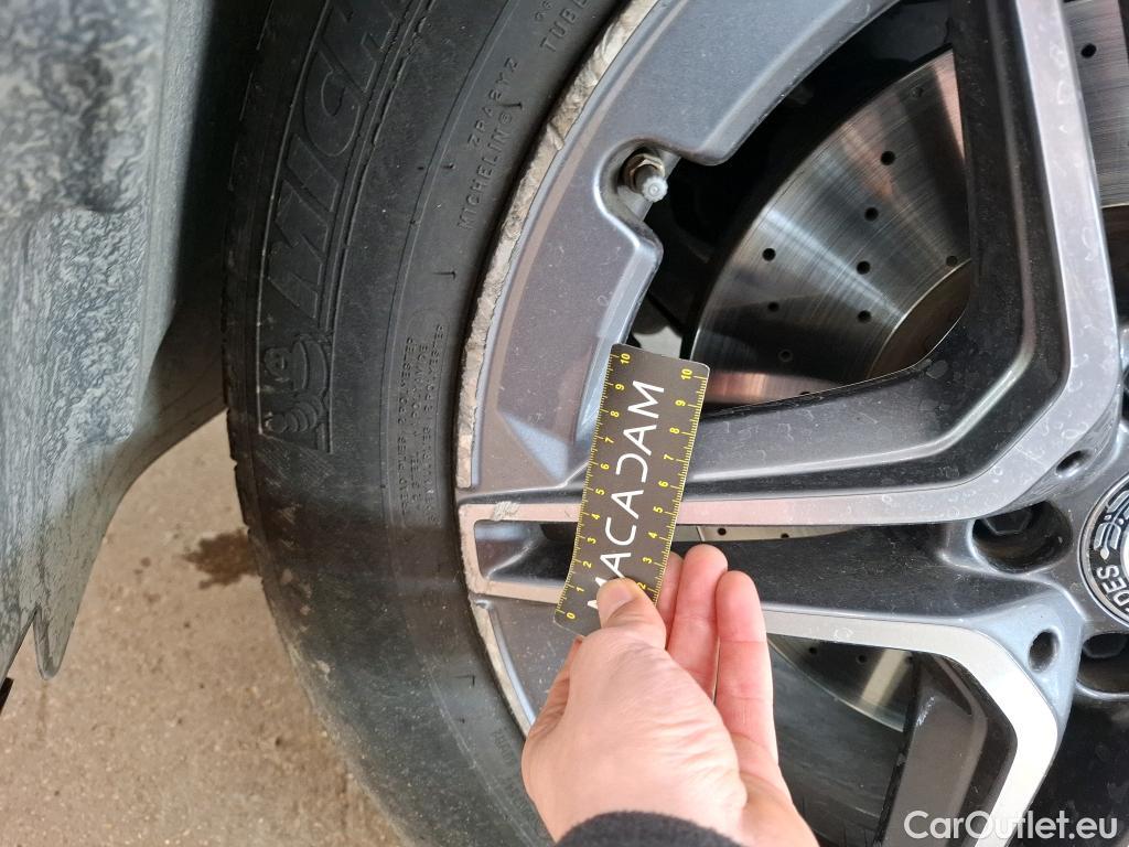  Mercedes  G-Klasee MERCEDES-BENZ GLC Coupe / 2019 / 5P / Coupé 2.0 GLC 300 E AMG LINE 4MATIC #21