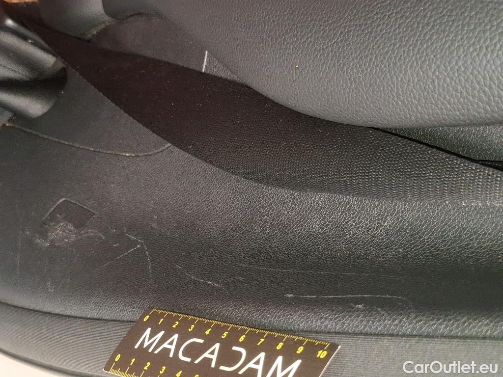  Mercedes  G-Klasee MERCEDES-BENZ GLC Coupe / 2019 / 5P / Coupé GLC 300 e AMG Line 4Matic #48