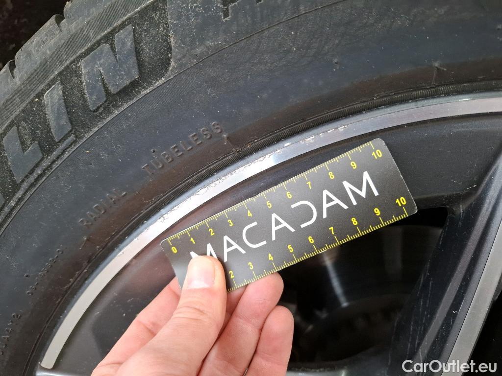  Mercedes  G-Klasee MERCEDES-BENZ GLC Coupe / 2019 / 5P / Coupé 2.0 GLC 300 E AMG LINE 4MATIC #28