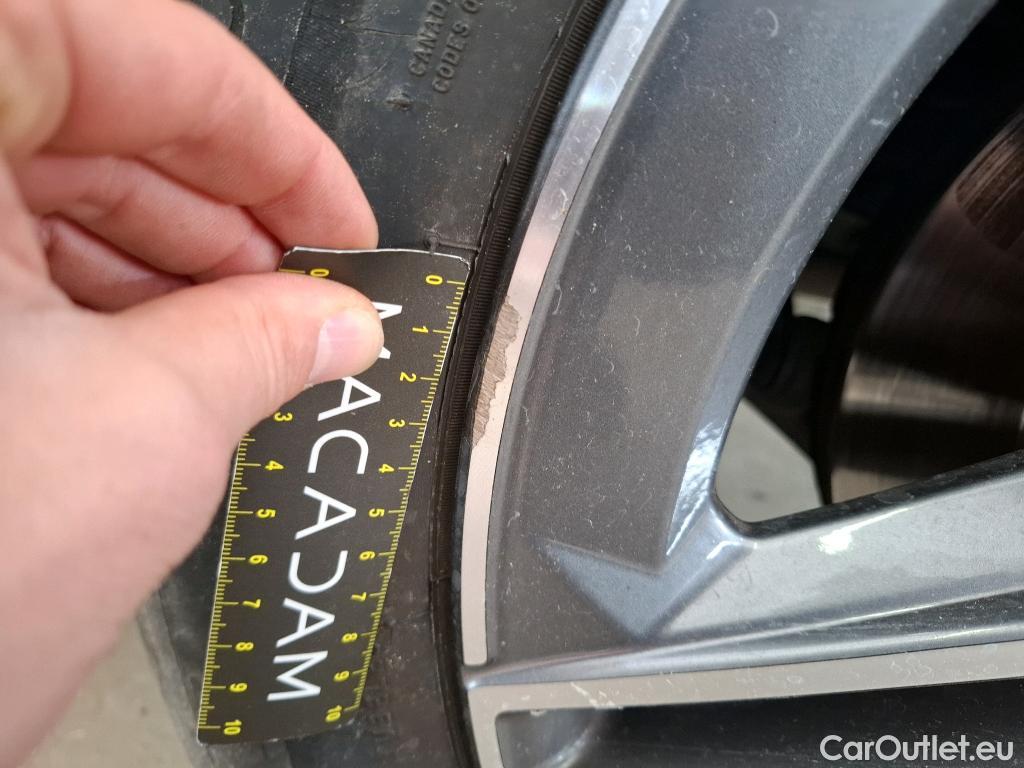  Mercedes  G-Klasee MERCEDES-BENZ GLC Coupe / 2019 / 5P / Coupé 2.0 GLC 300 E AMG LINE 4MATIC #17