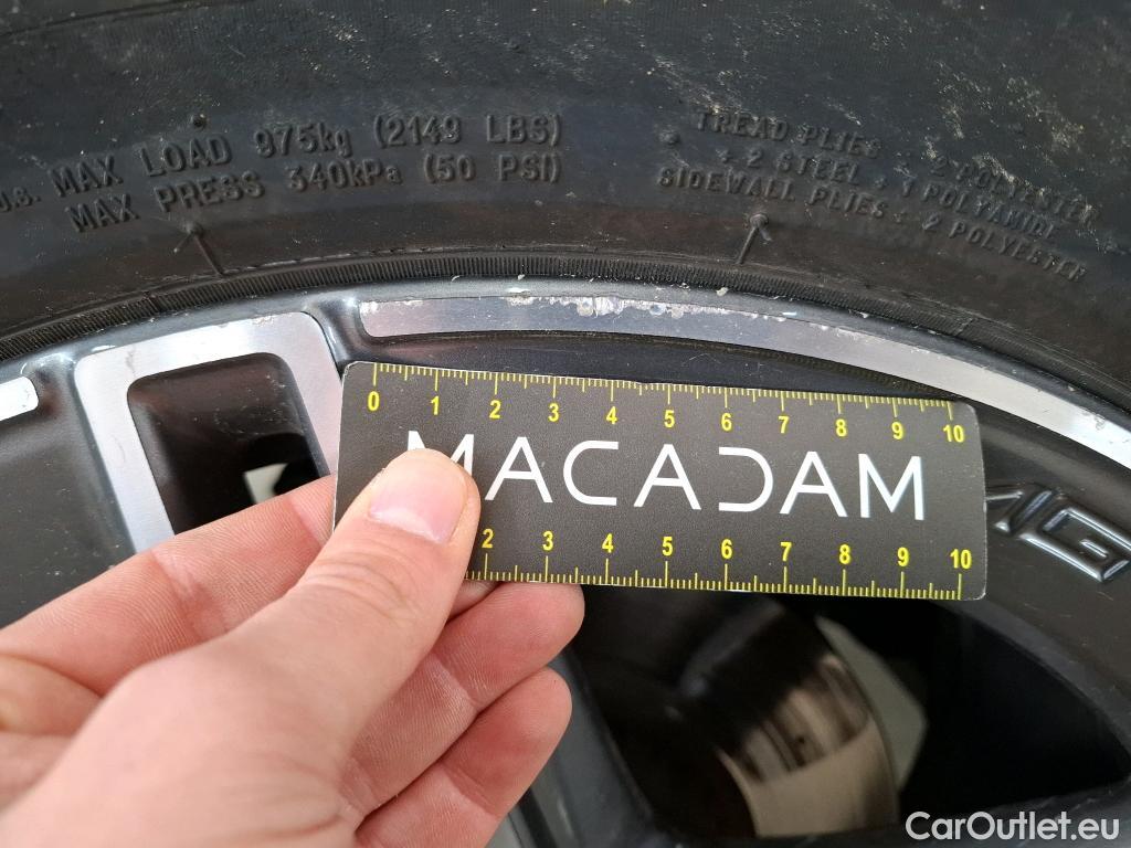  Mercedes  G-Klasee MERCEDES-BENZ GLC Coupe / 2019 / 5P / Coupé 2.0 GLC 300 E AMG LINE 4MATIC #29