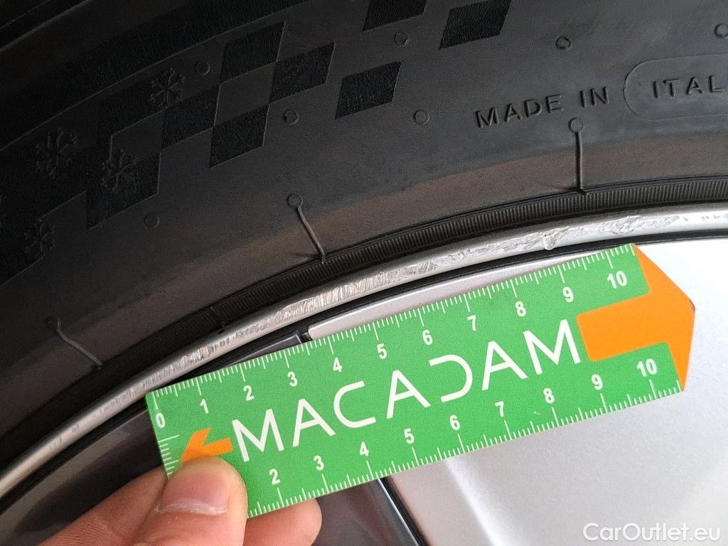  Tesla  Model Y TESLA  / 2020 / 5P / SUV Grande Autonomie Dual-Motor AWD #4