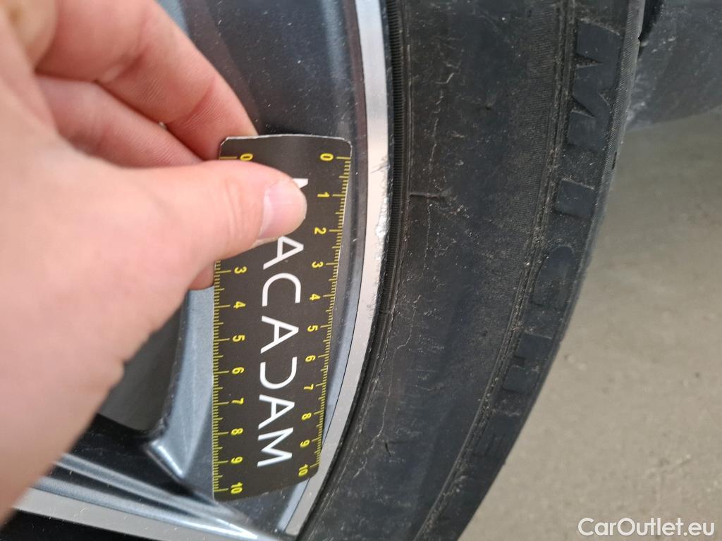  Mercedes  G-Klasee MERCEDES-BENZ GLC Coupe / 2019 / 5P / Coupé 2.0 GLC 300 E AMG LINE 4MATIC #30