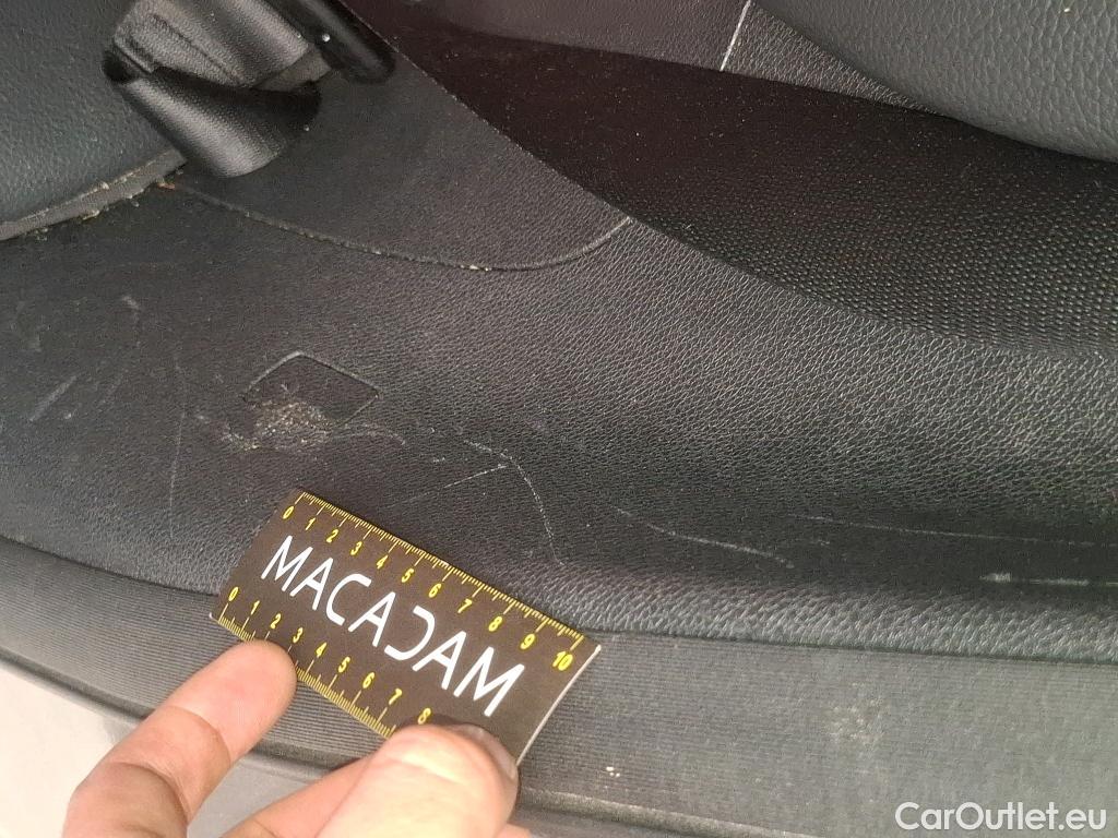  Mercedes  G-Klasee MERCEDES-BENZ GLC Coupe / 2019 / 5P / Coupé GLC 300 e AMG Line 4Matic #47