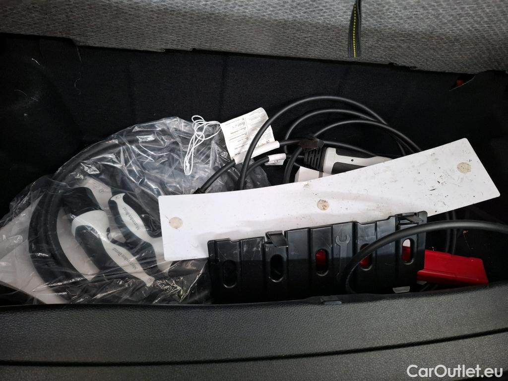  Mercedes  G-Klasee MERCEDES-BENZ GLC Coupe / 2019 / 5P / Coupé 2.0 GLC 300 E AMG LINE 4MATIC #32