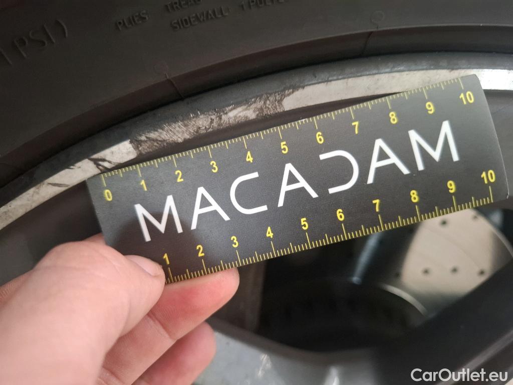  Mercedes  G-Klasee MERCEDES-BENZ GLC Coupe / 2019 / 5P / Coupé GLC 300 e AMG Line 4Matic #69