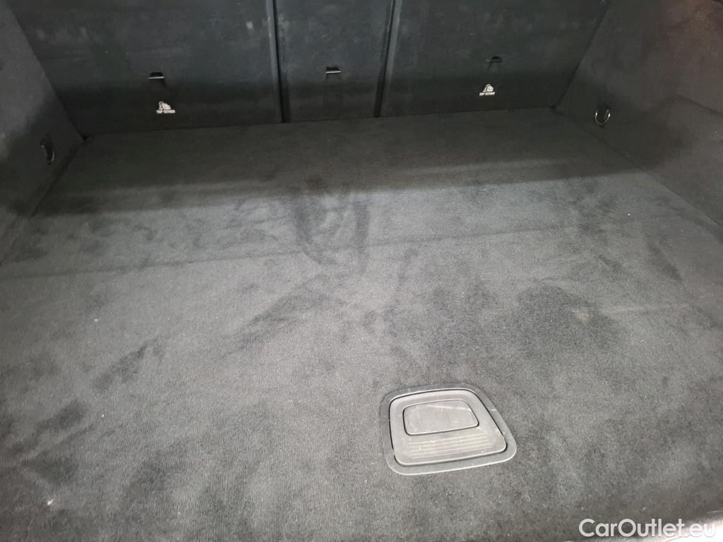  Mercedes  G-Klasee MERCEDES-BENZ GLC Coupe / 2019 / 5P / Coupé 2.0 GLC 300 E AMG LINE 4MATIC #33