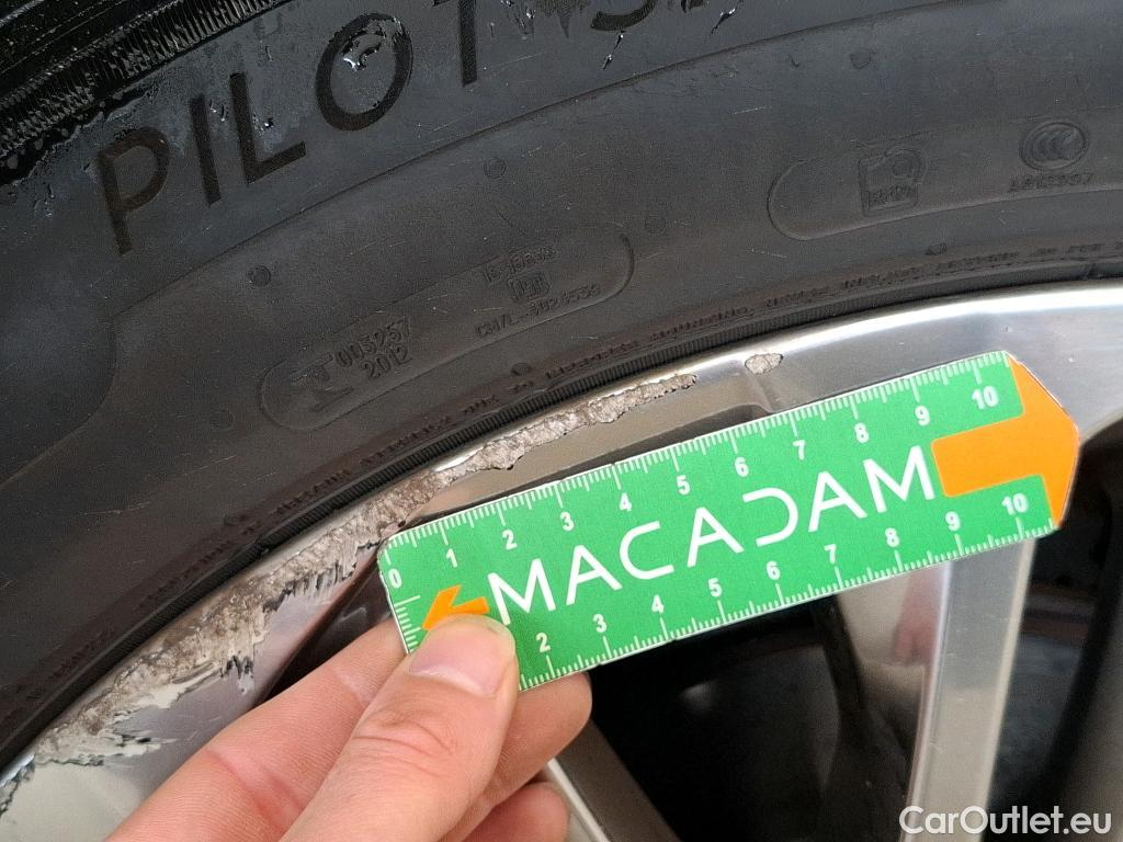  Lexus  RX LEXUS  / 2019 / 5P / SUV 450h Executive #26